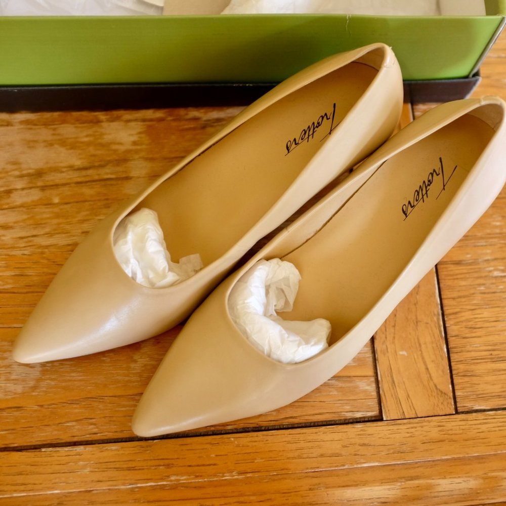 Trotters 8.5 W 'Noelle' Nude Pumps